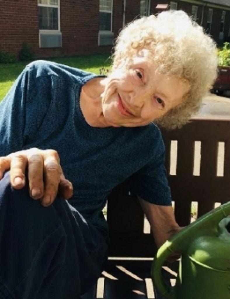 Charlotte L. Kusian