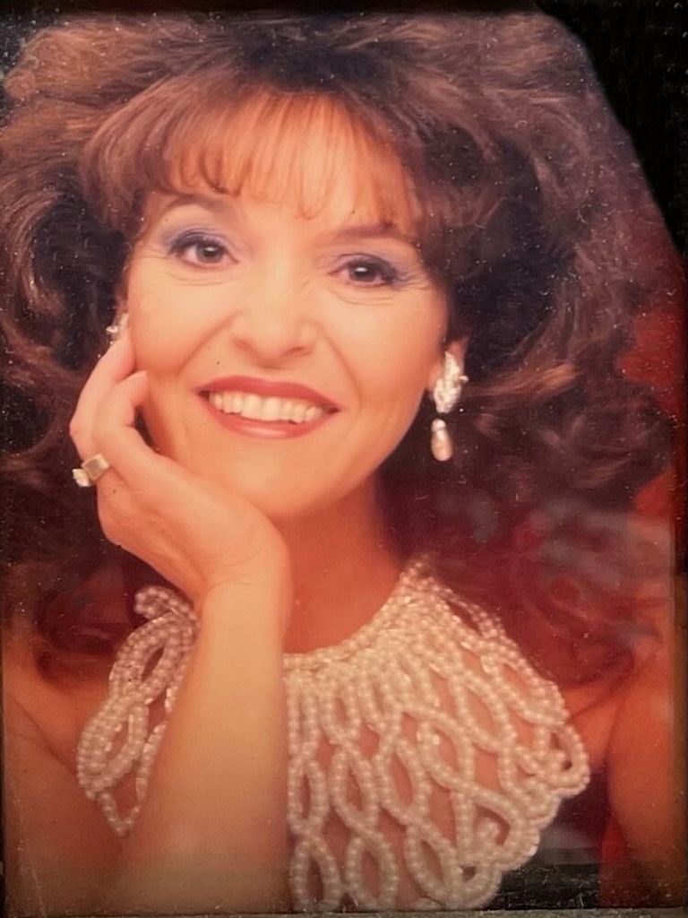 Christina  Sattler
