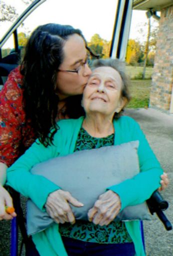 Gloria "Nannie" Fayetta Glover photo gallery thumbnail 23 of 30