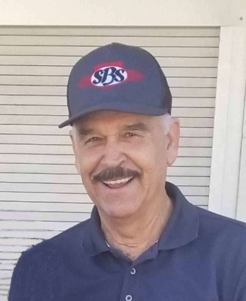 Martin Flores Profile Photo