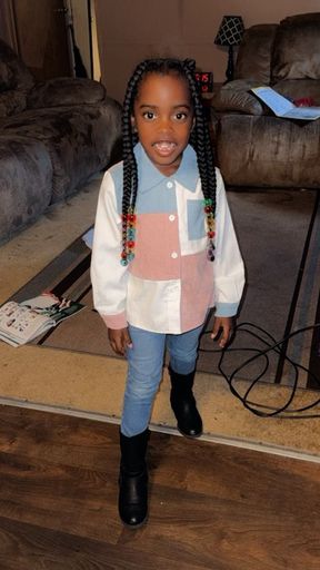 Dianne Adams photo gallery thumbnail 27 of 44
