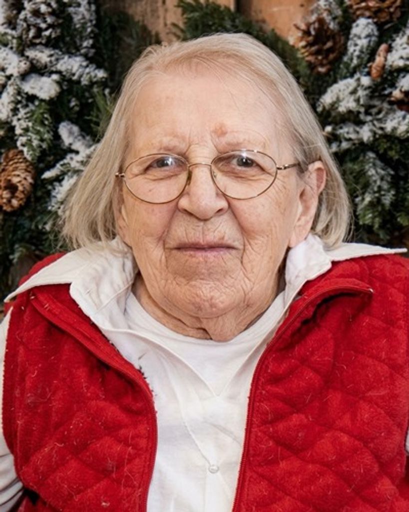 Hélène Lucière (née Gobin)