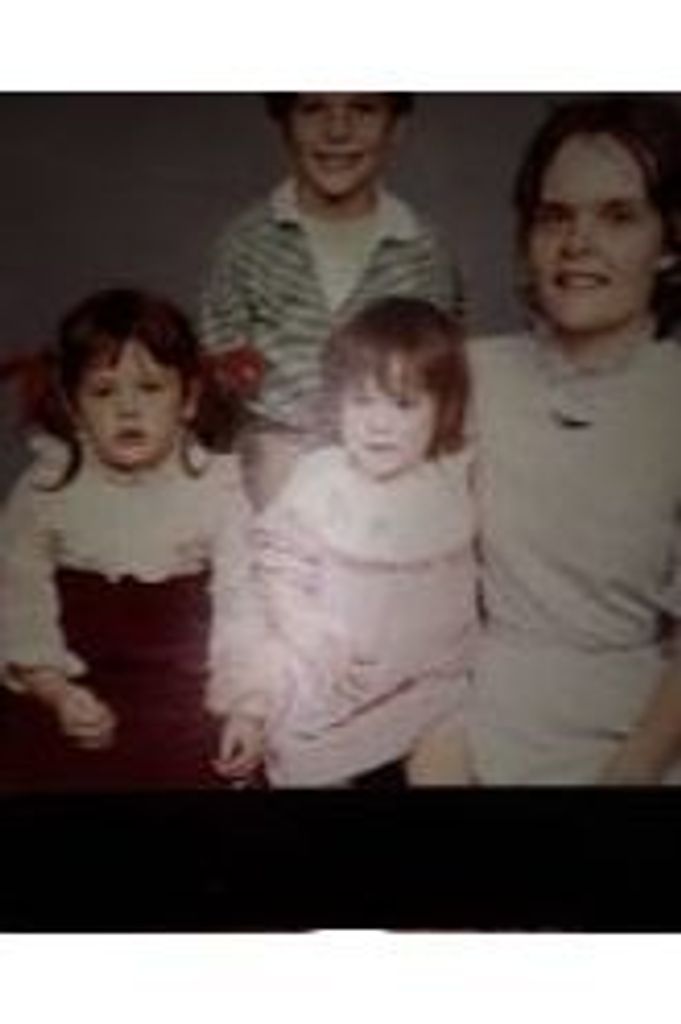 Angela Mary Fitzgerald (Stoffe)