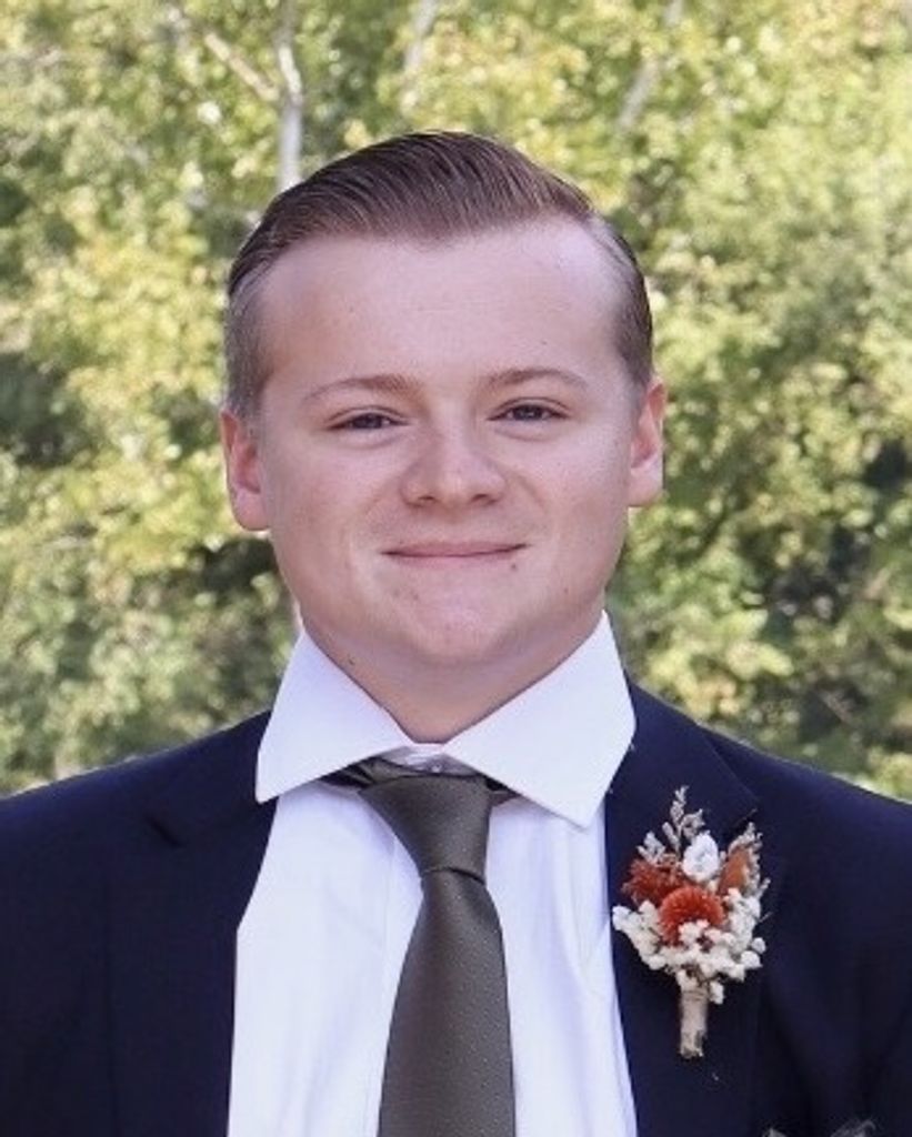 Hunter Daniel Elliott Profile Photo
