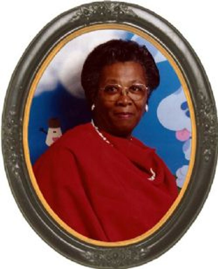 Elizabeth Holland Profile Photo