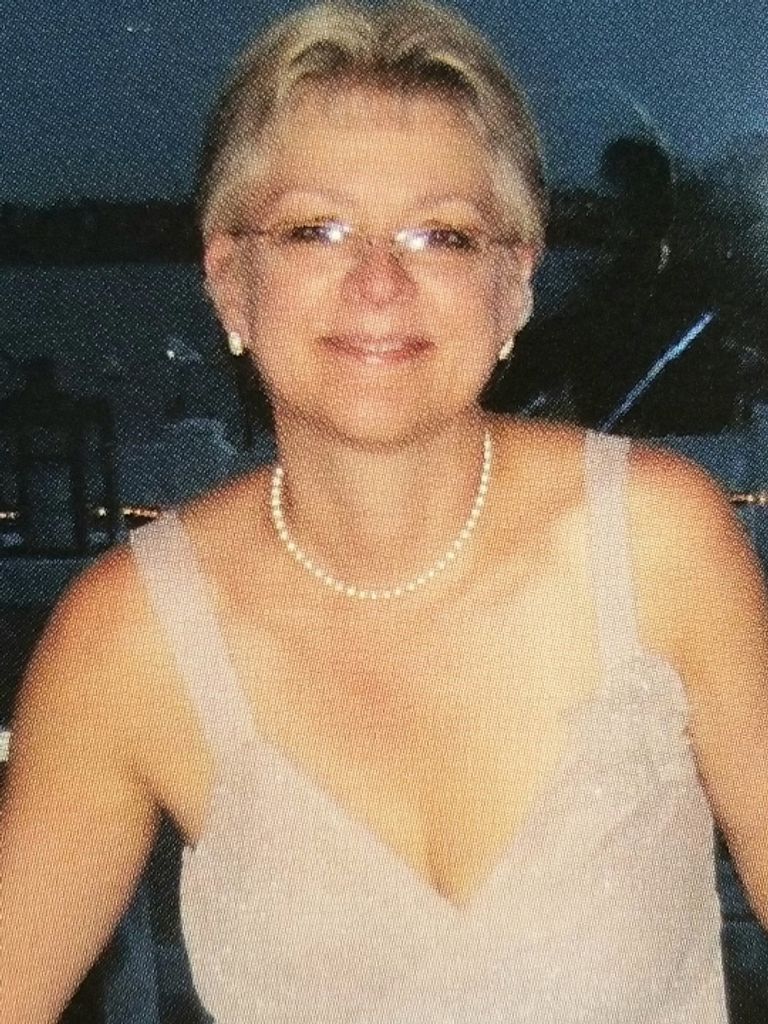 Gibson, Carolyn R. Profile Photo
