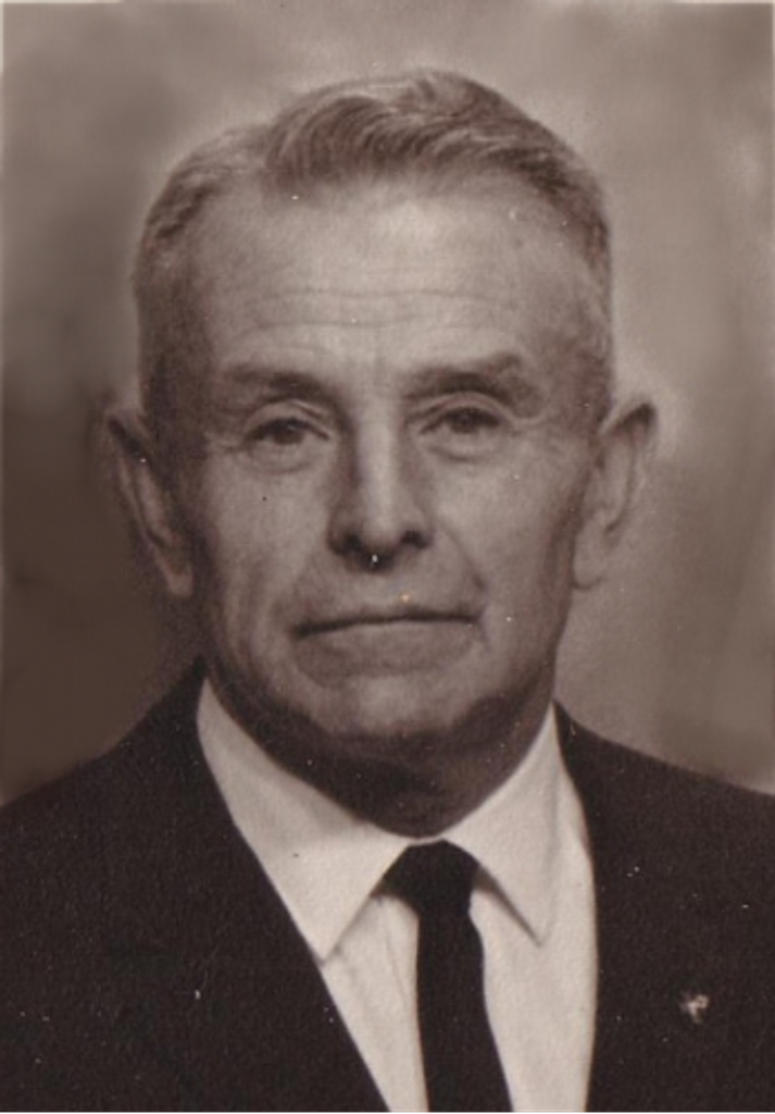 Leo  M. Pelzel