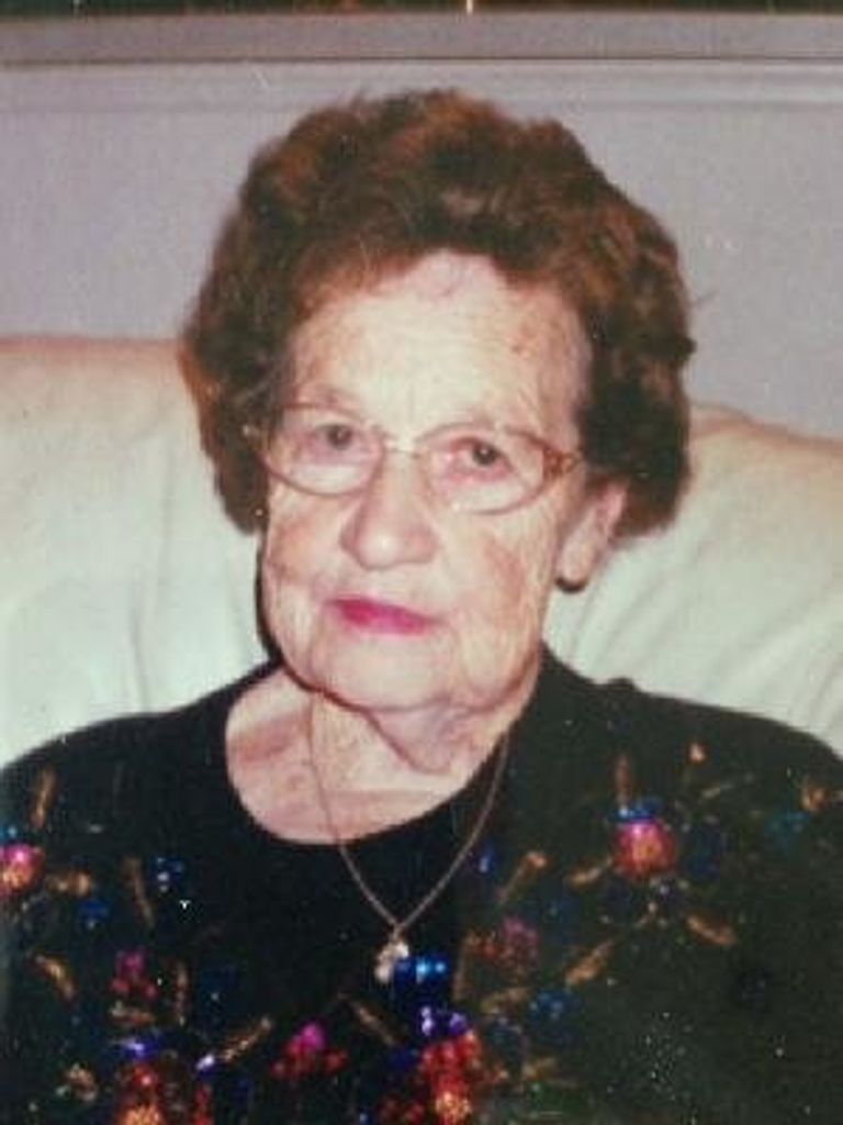 Marjorie B Markwell