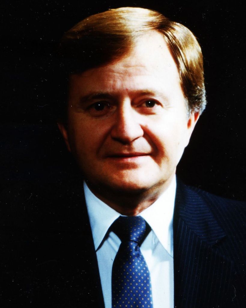 ROBERT PETROWSKI Profile Photo