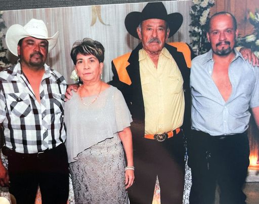 Adolfo Quintanilla photo gallery thumbnail 23 of 80