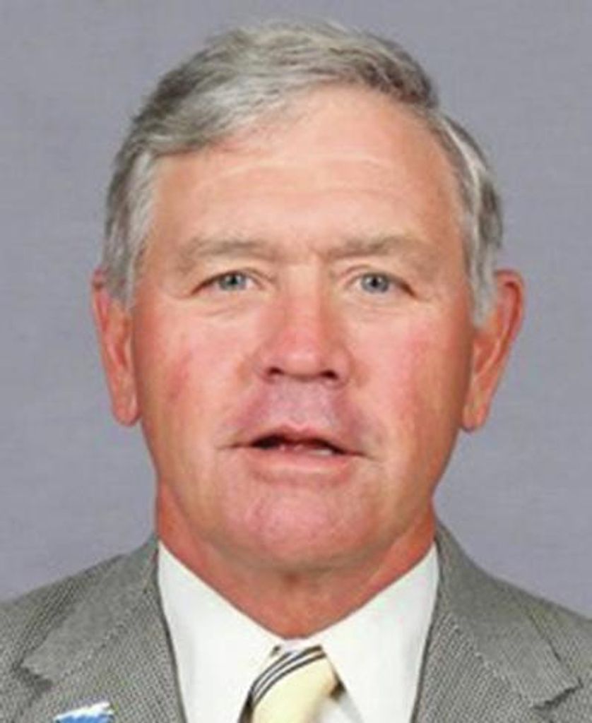 Coach Steve Peterson