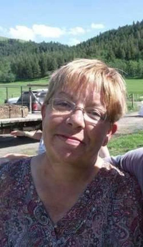 Vicky Lynne Thomas