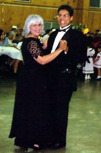 Yolanda C. Gonzalez photo gallery thumbnail 99 of 357
