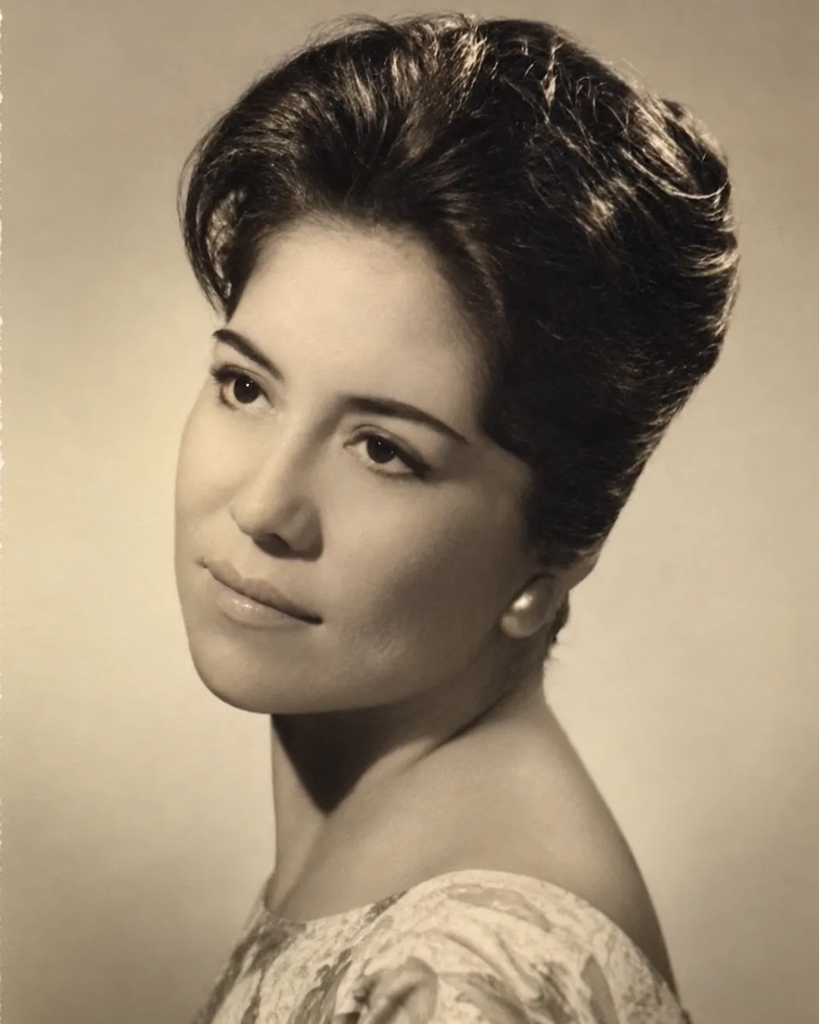 Gloria Aurora Torres Profile Photo
