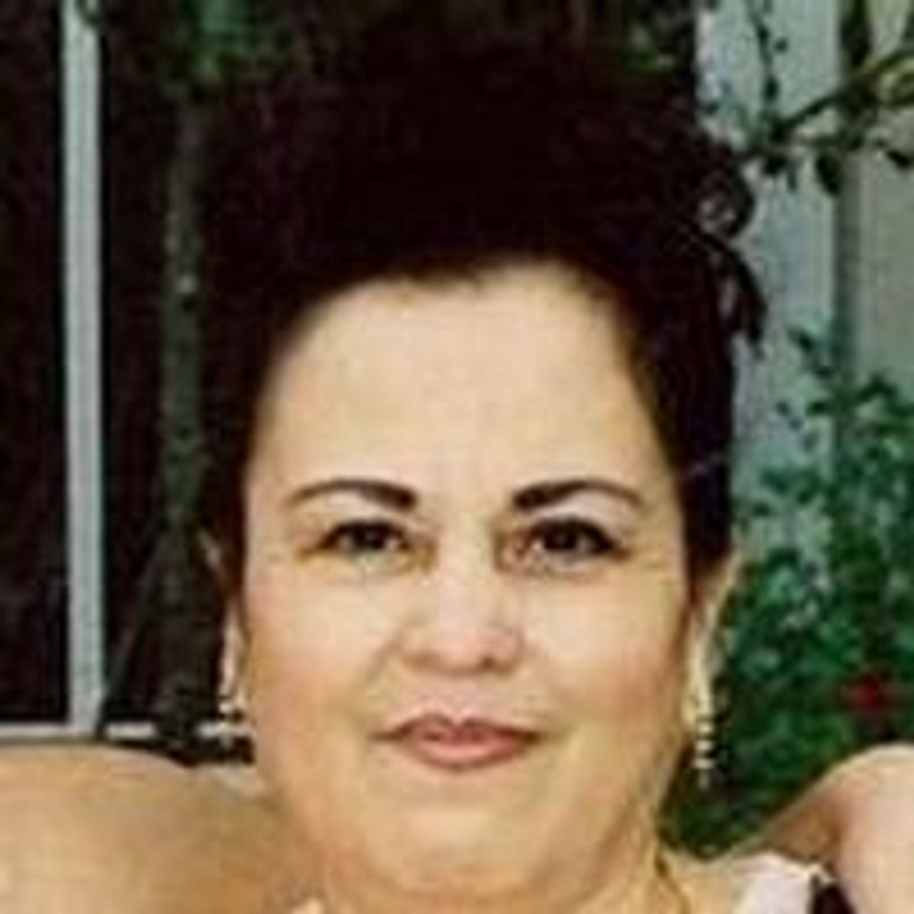 Lucia James