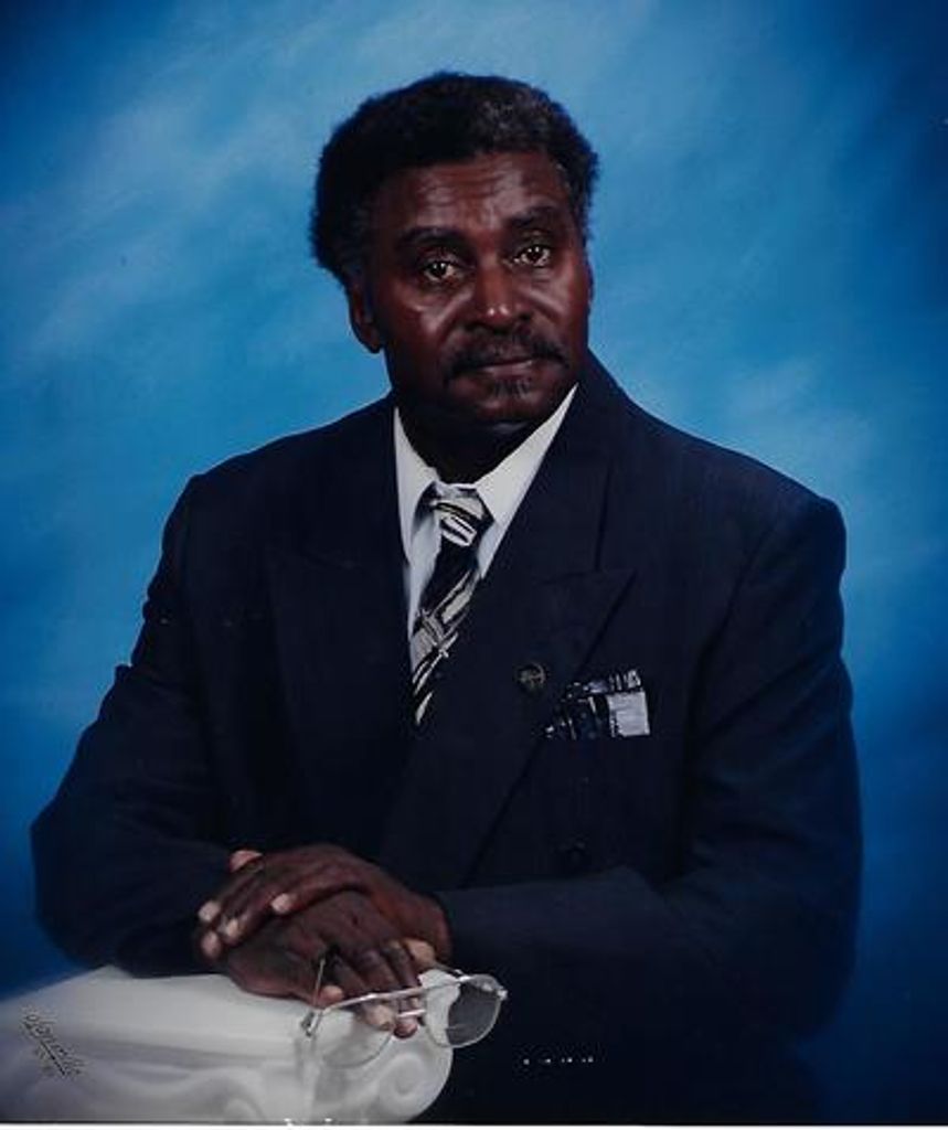 Charlie Davis Profile Photo