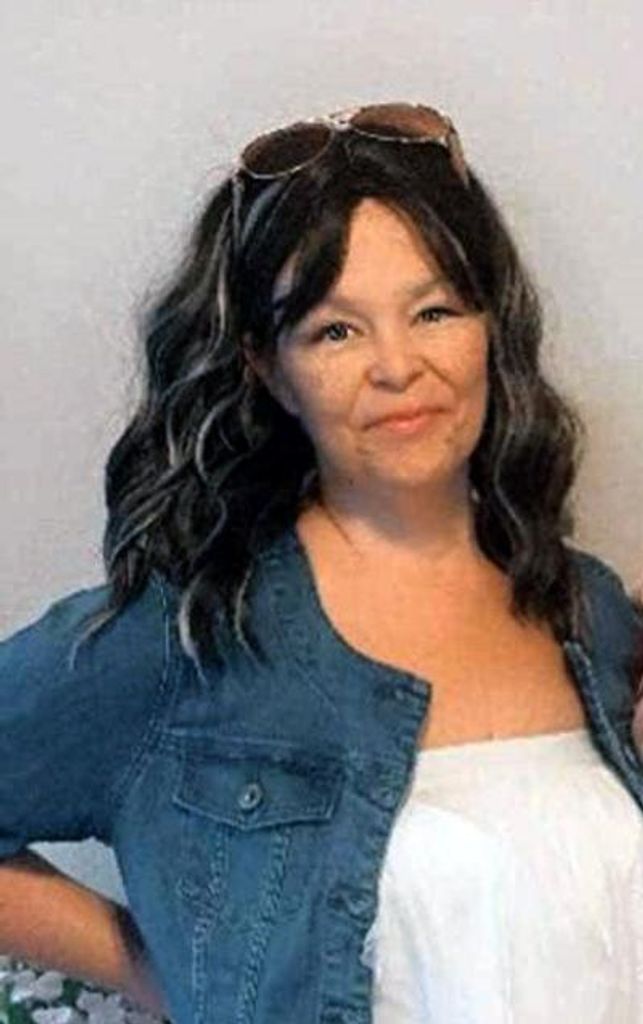 Holly June Smith Profile Photo