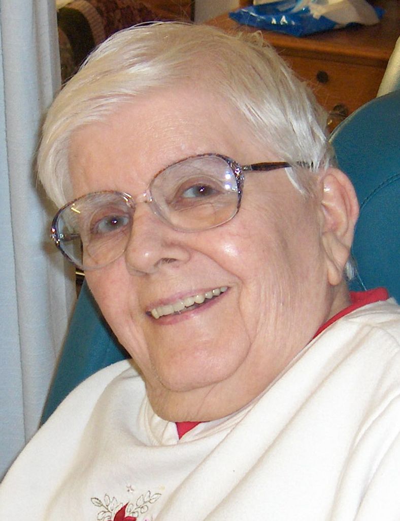 Lois Castledine Profile Photo