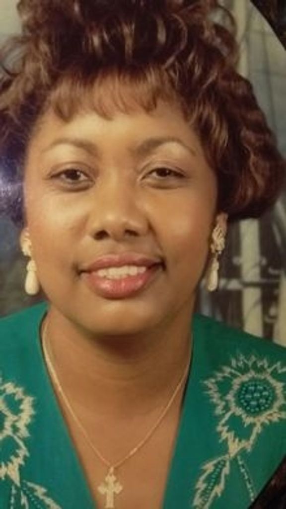 Mrs Gloria Murray