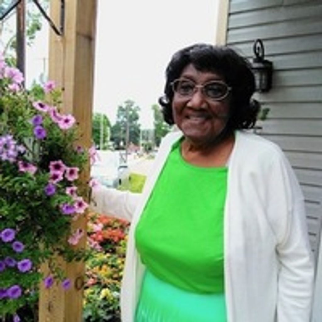 Eva Jones Profile Photo
