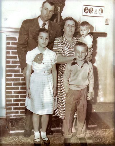 George Thomas Lazenby photo gallery thumbnail 2 of 67