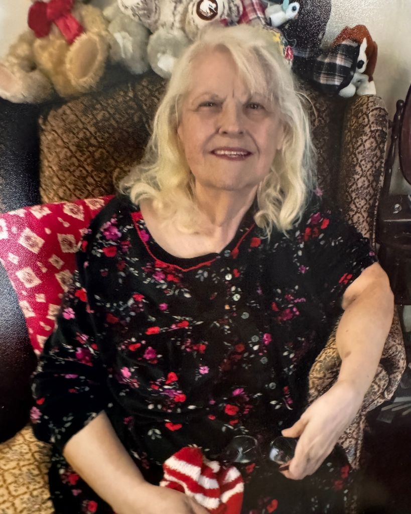 Evalena Shuler Higgs Profile Photo