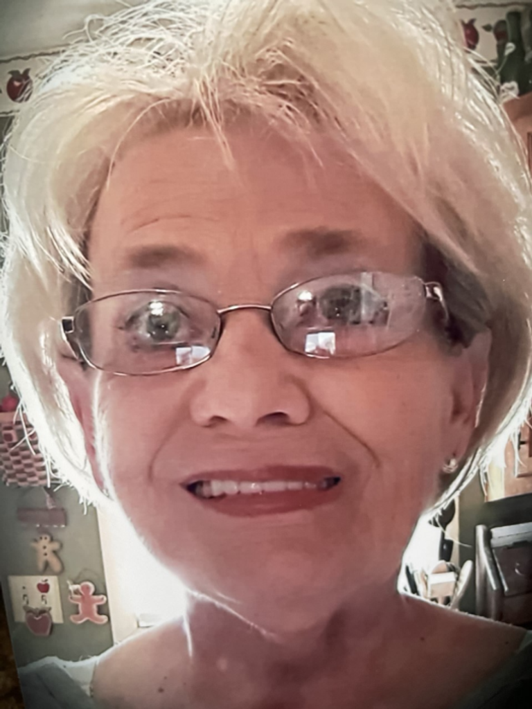 Sandra Beach Sheehan Profile Photo