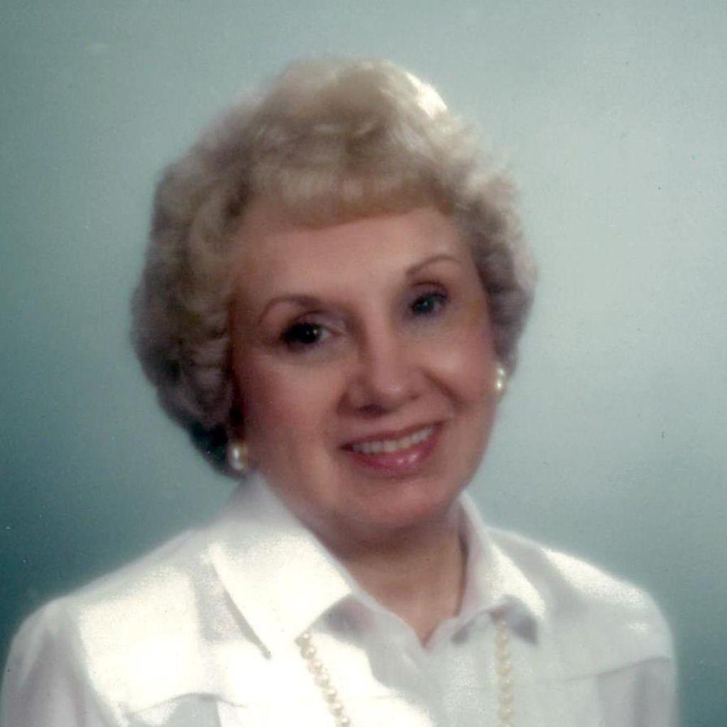 Rosalie Snetro Bond Profile Photo