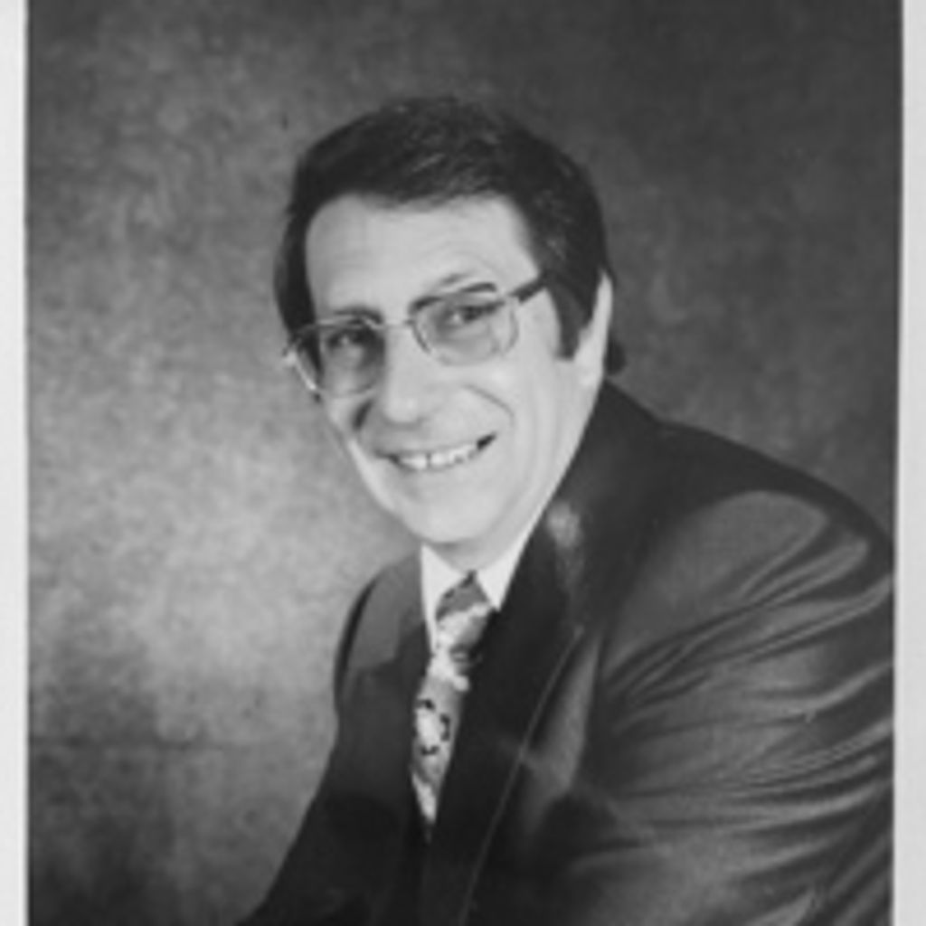 Vincent T Fernandez
