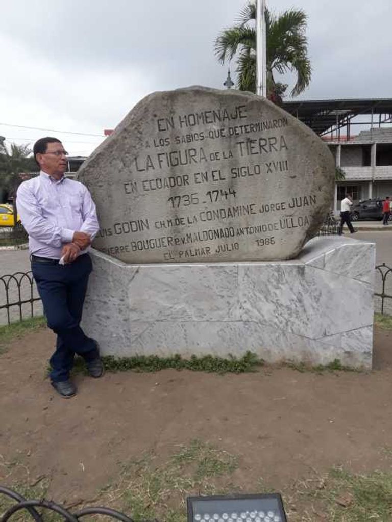 Linder D. Macías Farías