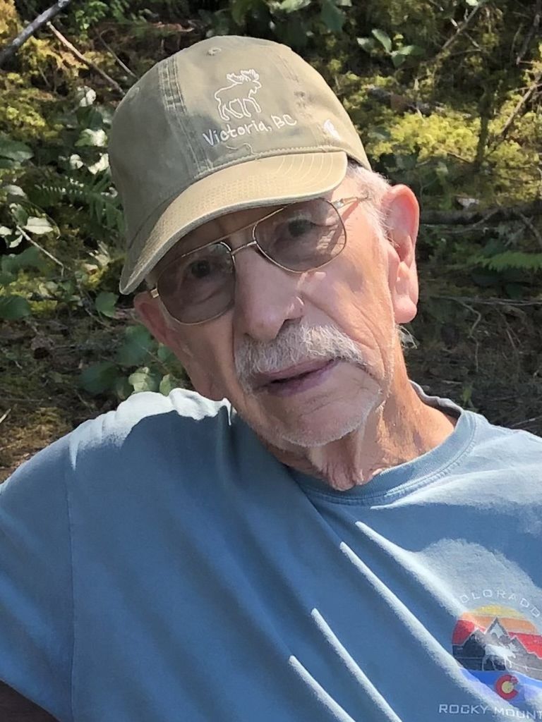 Dennis Luis Marquez Profile Photo