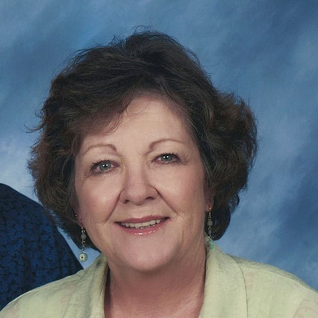 Hollace "Holly" Chloe Graves