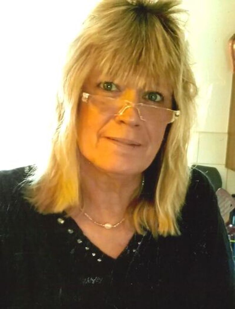 Roxann "Rox" Marie Moltzer