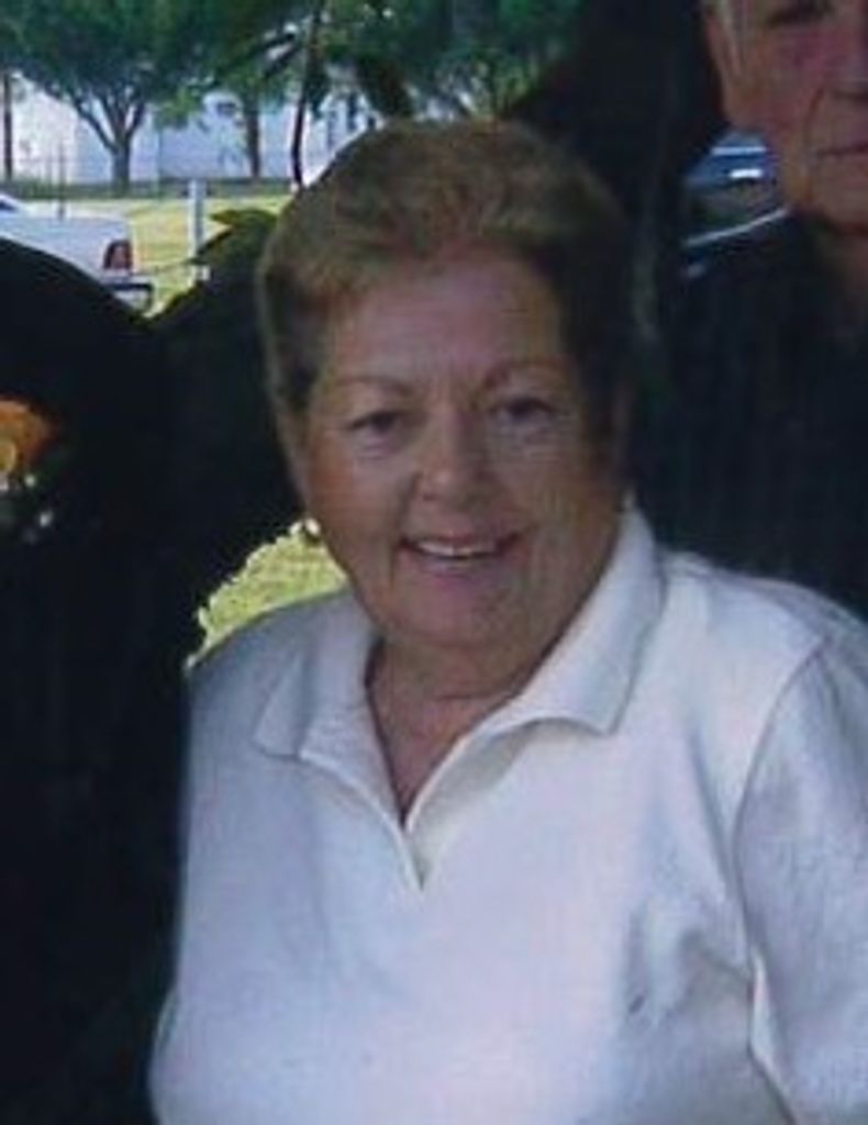 Theresa Saunders