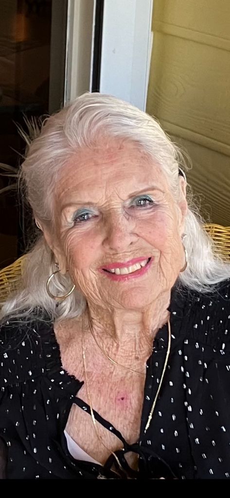 Reni Eleanor Finnican Profile Photo