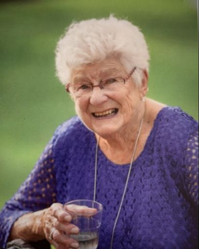 Audrey Bernice Norton (nee Burnett)'s obituary image