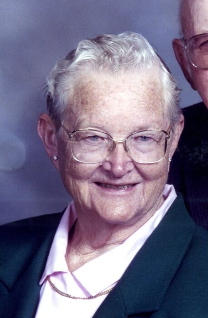 Tracy (Runia)  Kuipers Profile Photo