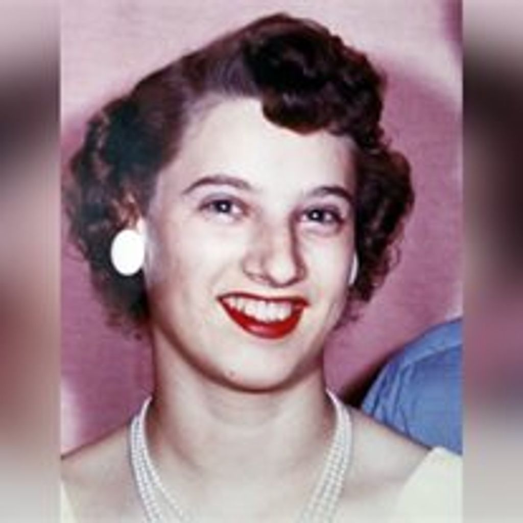 Charlotte Rae Young Profile Photo