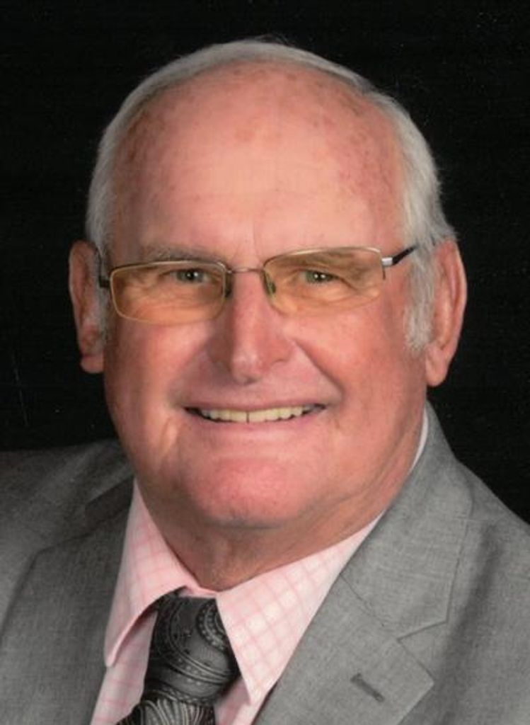 Robert E. "Bob" Mohr Profile Photo