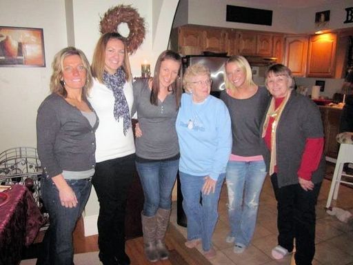 Lori Newcomb photo gallery thumbnail 11 of 130