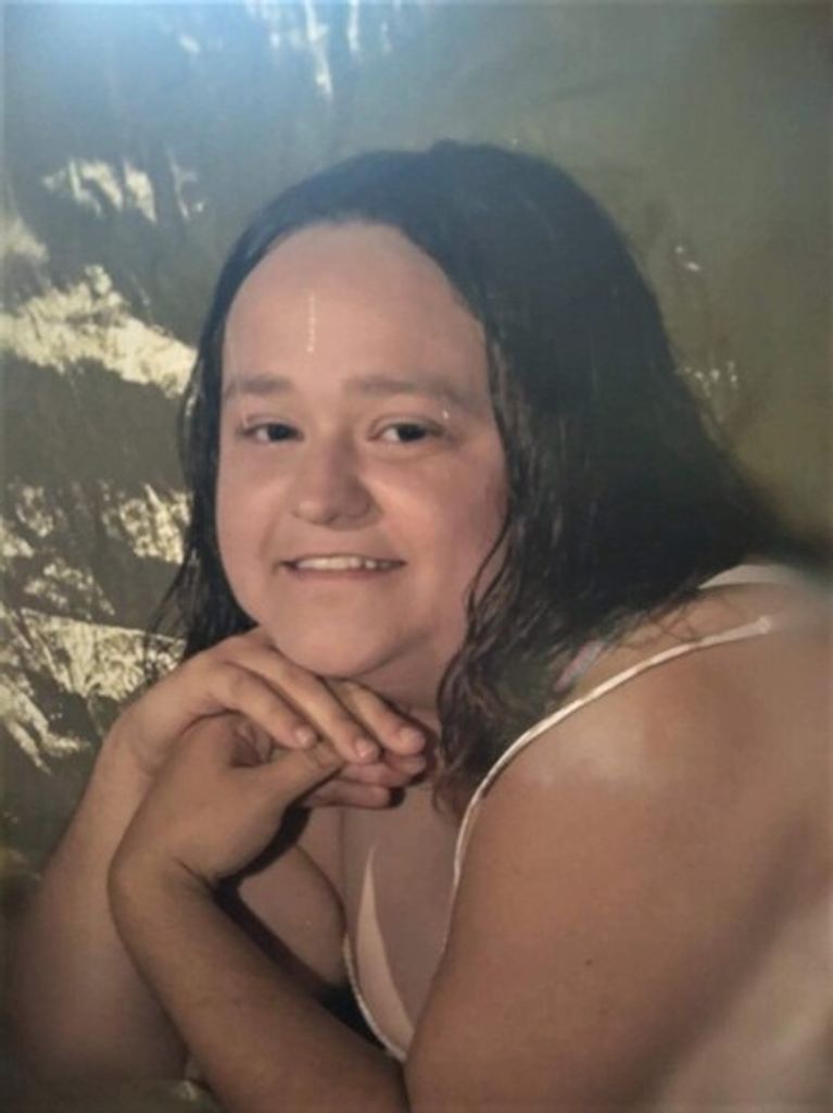 Crystal Lynn Halpain Profile Photo