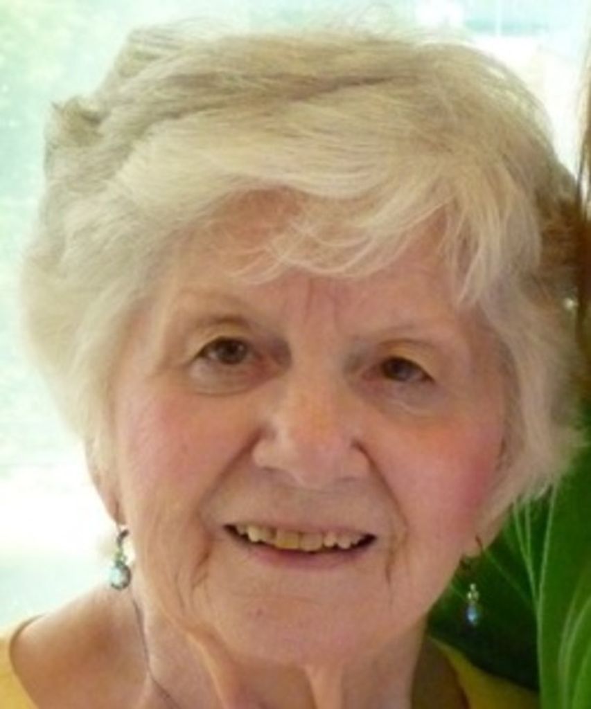 Elizabeth J Broecker