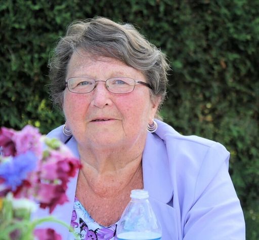 Phyllis Jordan photo gallery thumbnail 11 of 76