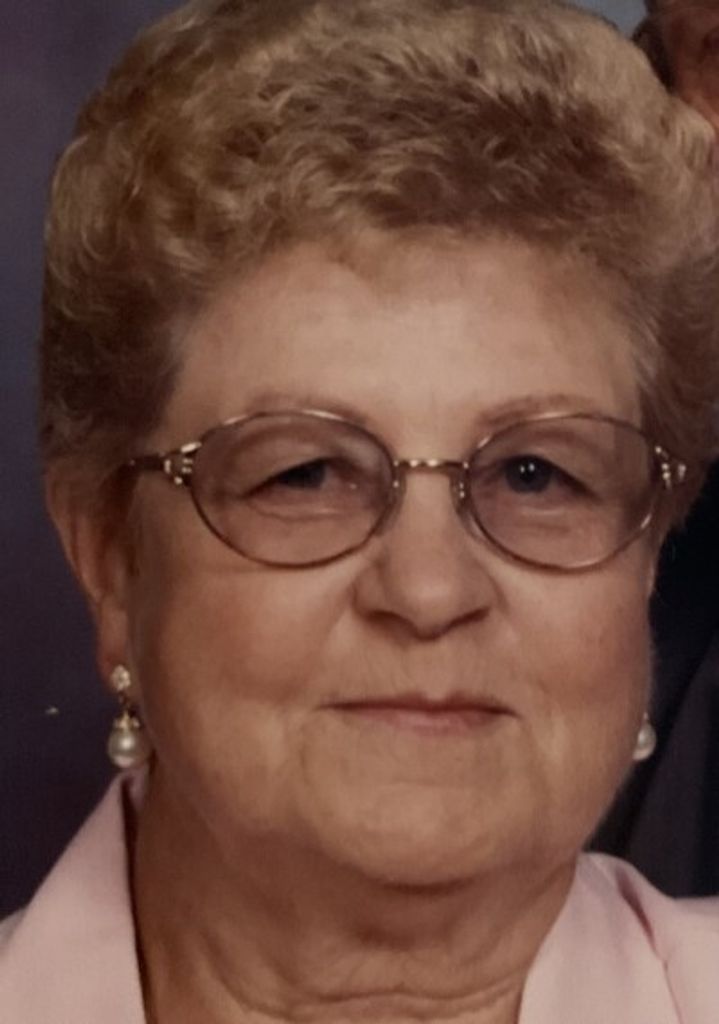 Nina Stehle Profile Photo