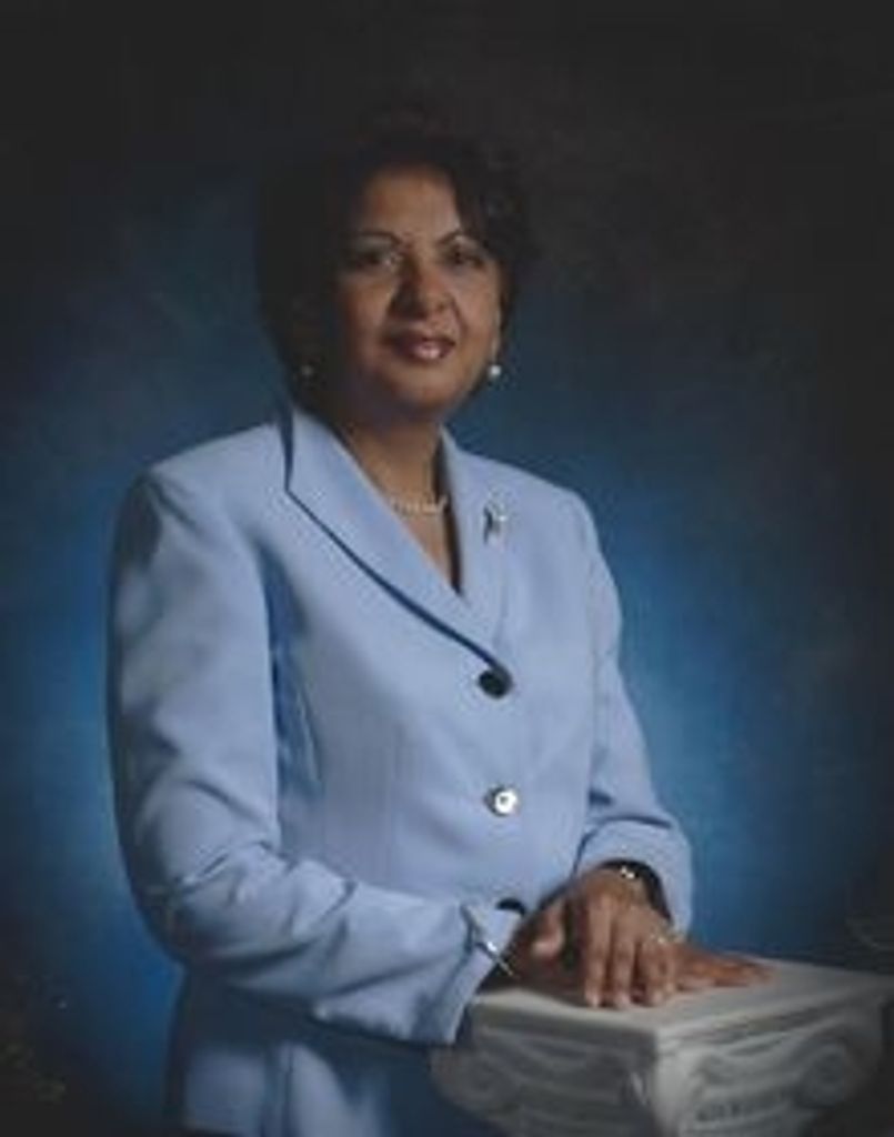 Ms Pauline Barker