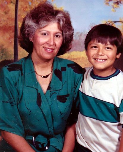 Yolanda C. Gonzalez photo gallery thumbnail 95 of 357