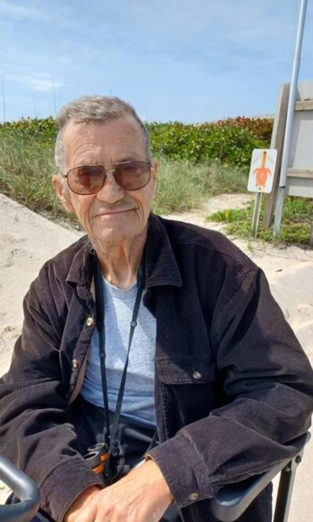 Raymond Douglas Preston Profile Photo