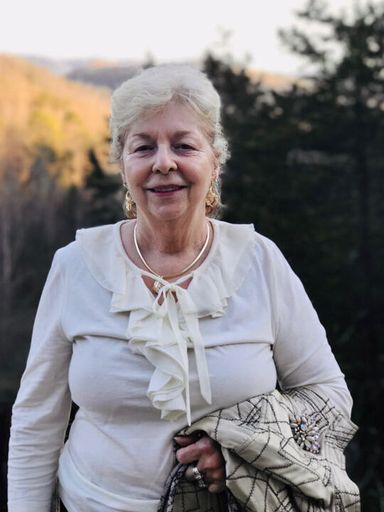 Eva Taylor photo gallery thumbnail 1 of 1