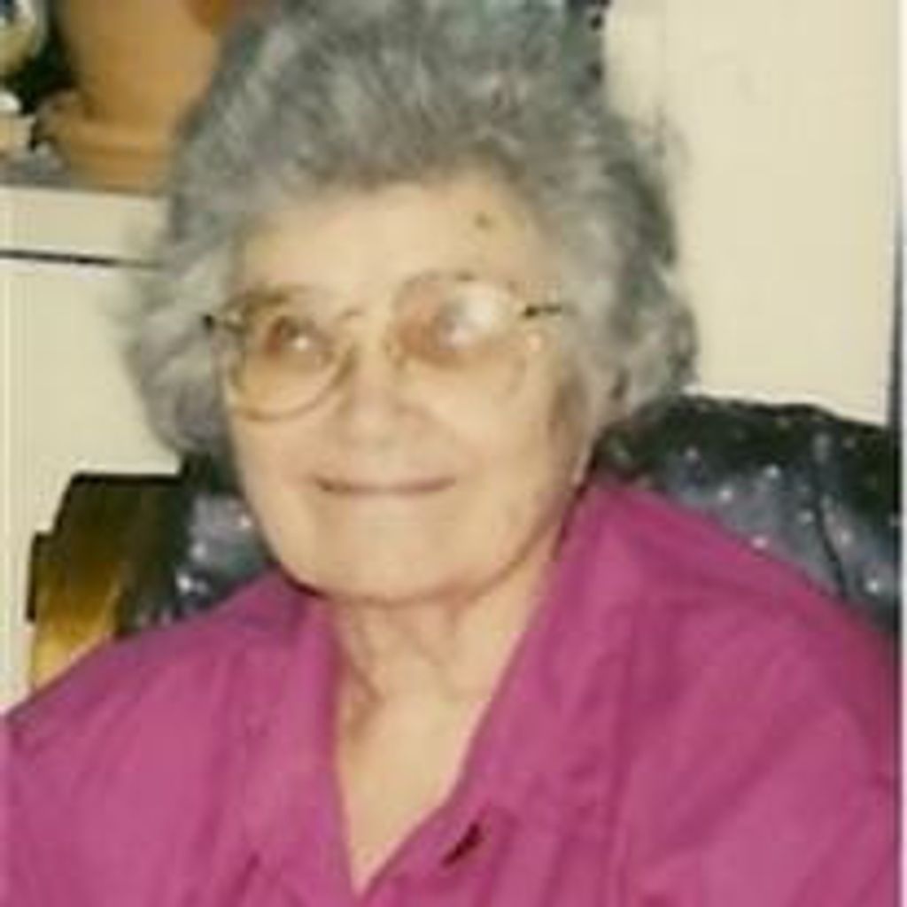 Annie Leona