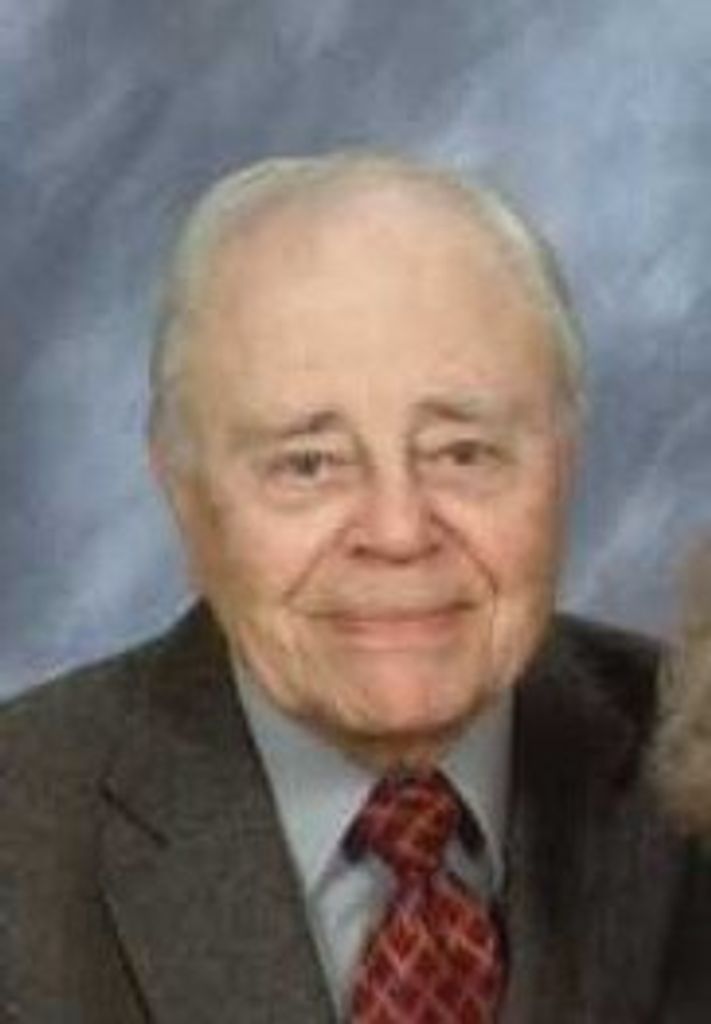 Lloyd Eugene Hoxie